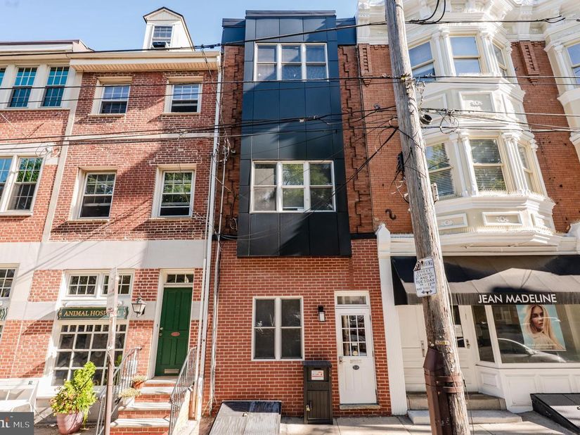319 Bainbridge Street, Philadelphia PA 19147