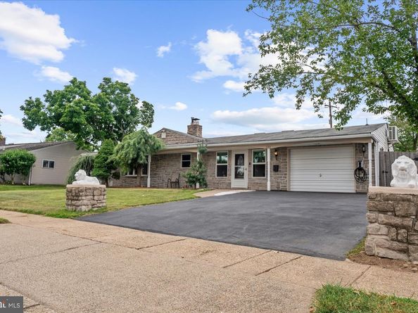 220 Willow Drive, Levittown PA 19054