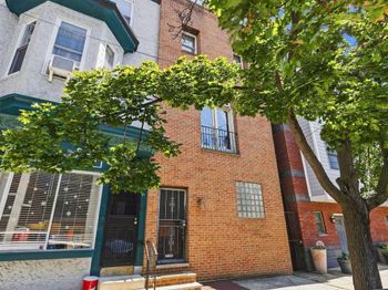 821 S 11TH Street