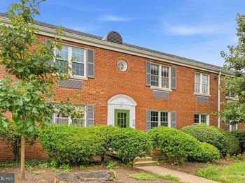 211 E Glebe Road