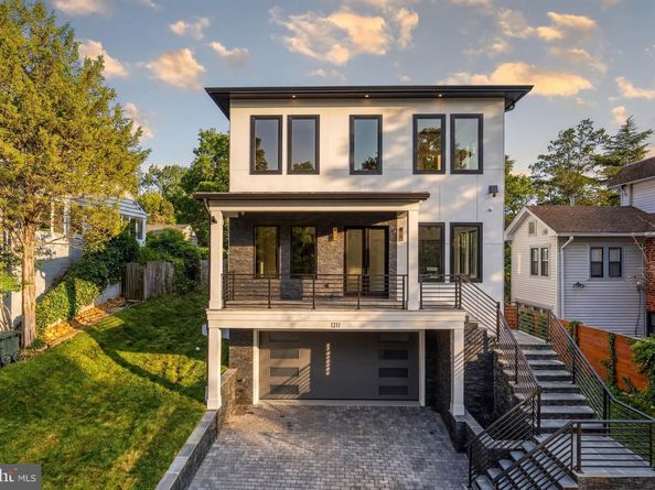 1211 20TH Street S, Arlington VA 22202