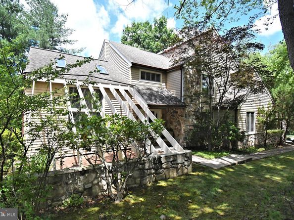 22 Wychwood Lane, Langhorne PA 19047