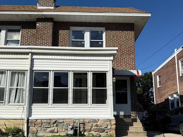 7 W Cooke Avenue, Glenolden PA 19036