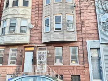 1627 S 8TH Street