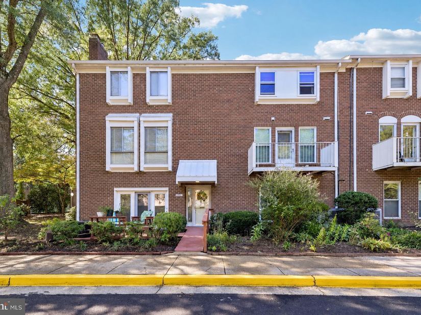 3674 Persimmon Circle, Fairfax VA 22031