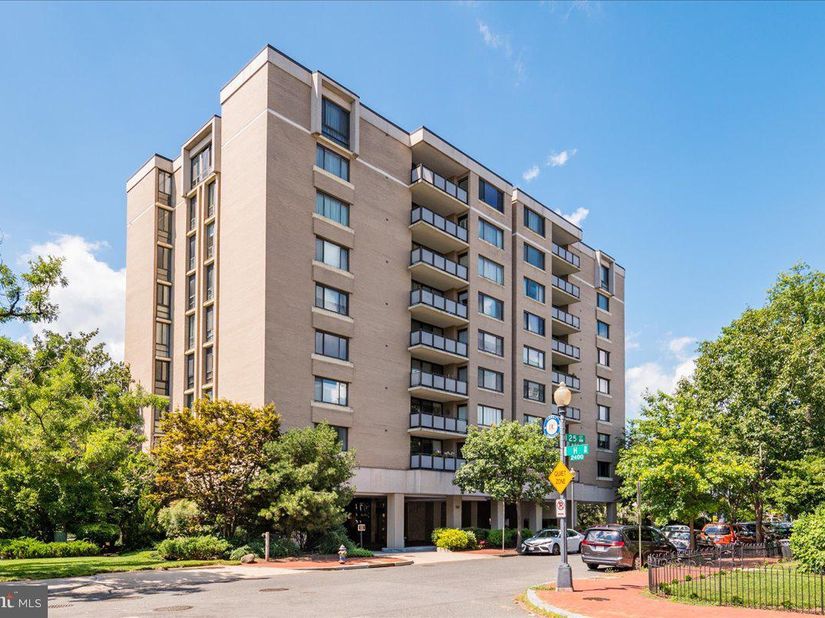 800 25TH Street NW 903, Washington DC 20037