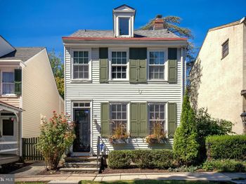 39 W Gravers Lane