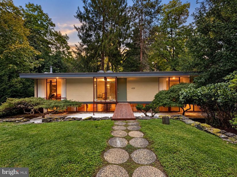 4139 Timber Lane, Philadelphia PA 19129