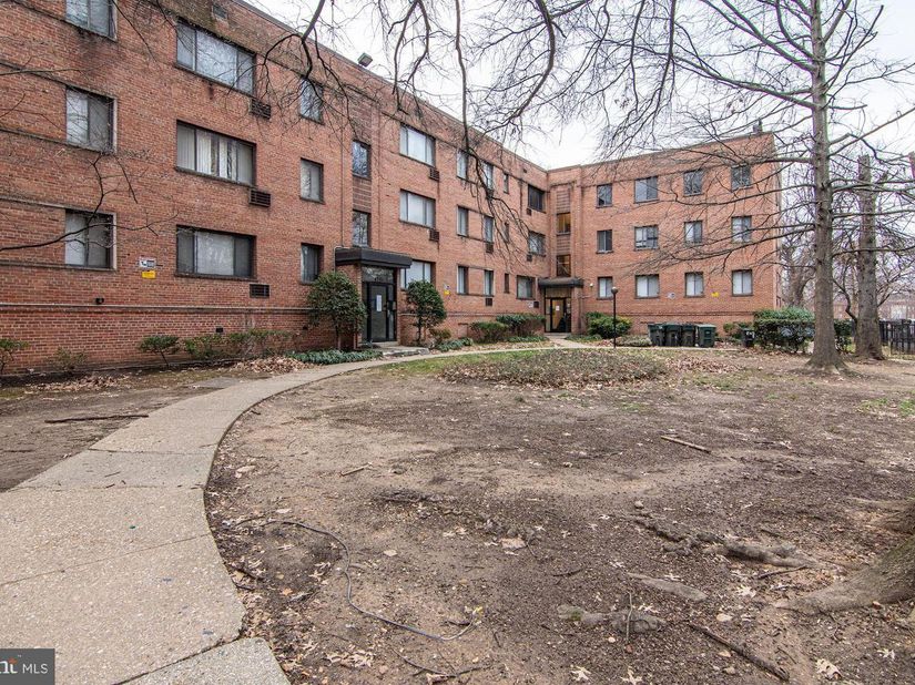 4733 1st Street SW 301, Washington DC 20032