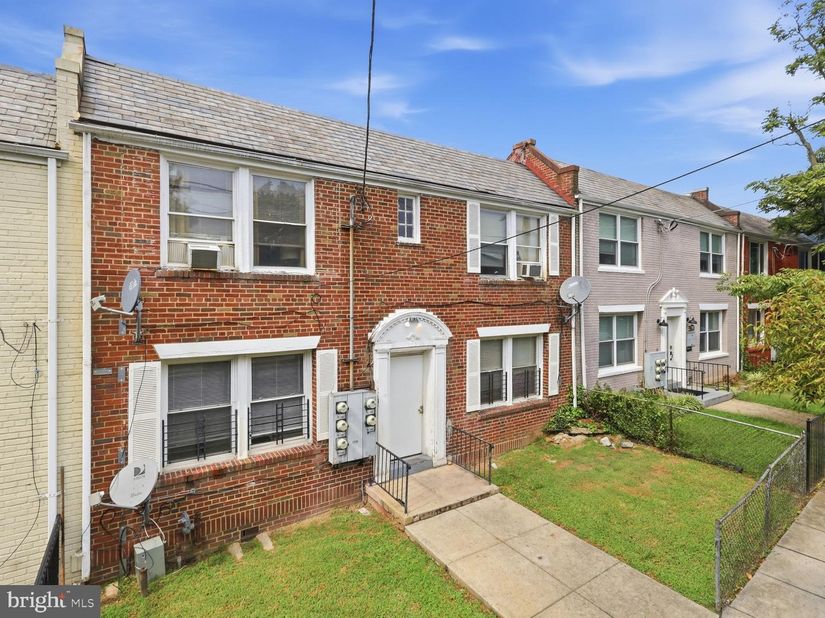 1322 Downing Place NE, Washington DC 20018