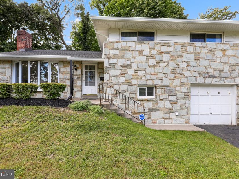 7909 Rodgers Road, Elkins Park PA 19027
