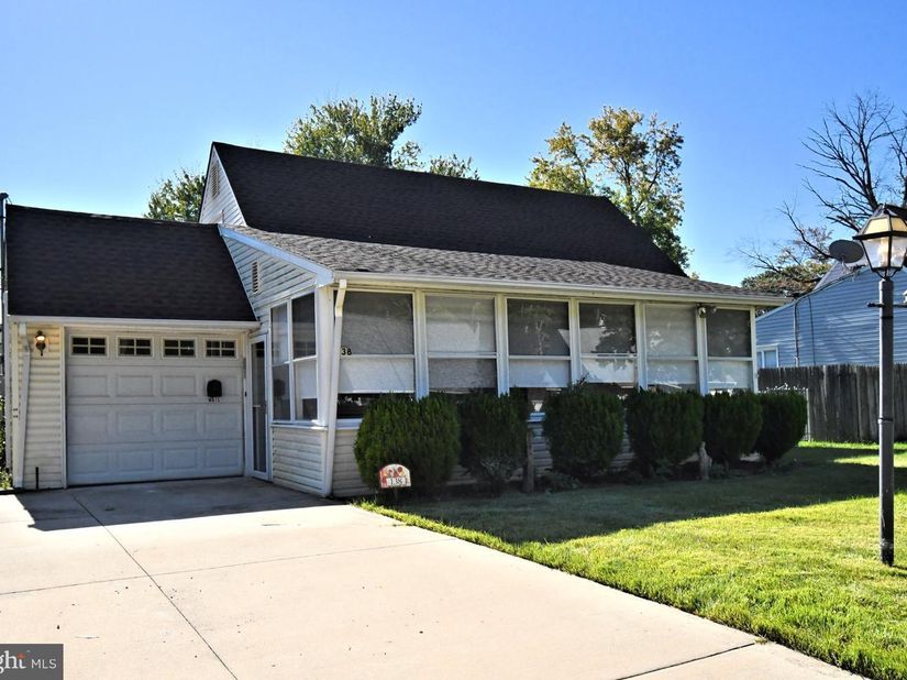 138 Village Lane, Levittown PA 19054