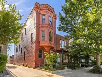 1737 11TH Street NW