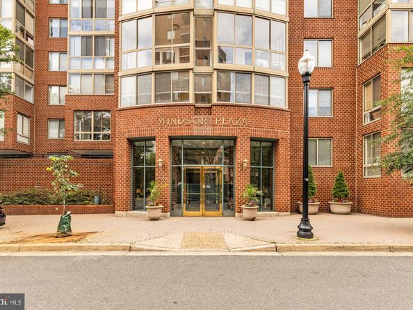 1050 N Taylor Street 404, Arlington VA 22201