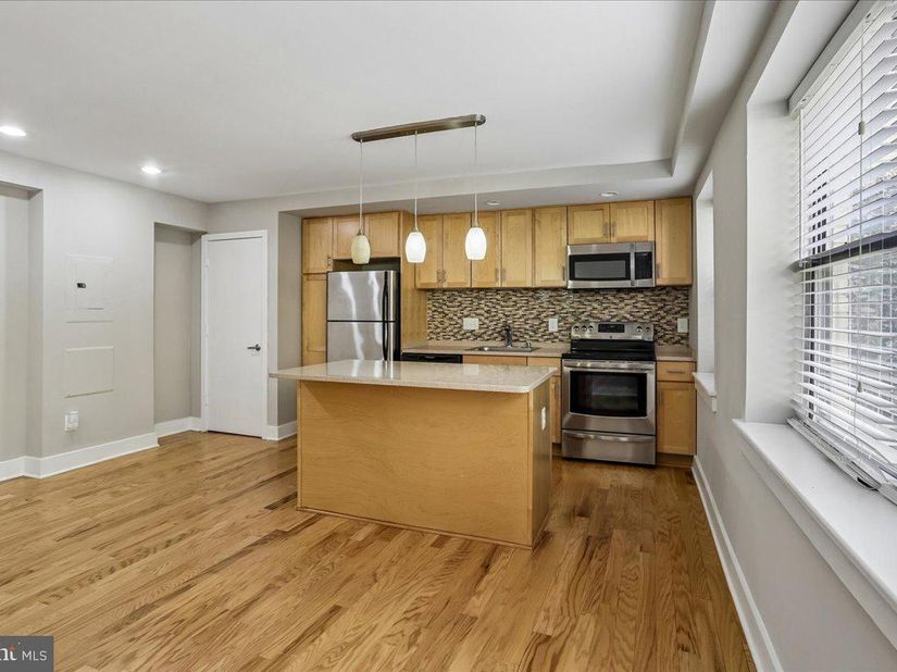 212 Oakwood Street SE 113, Washington DC 20032