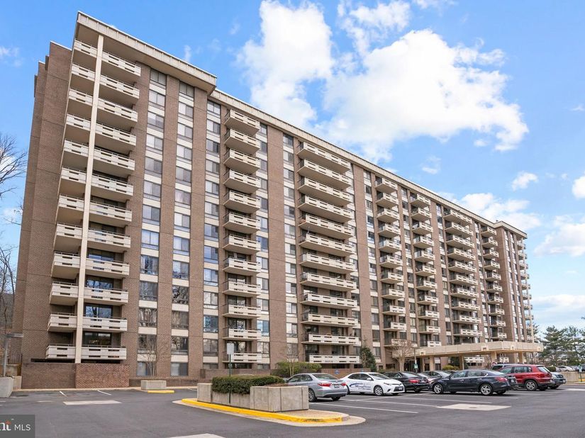 1808 Old Meadow Road 503, Mclean VA 22102