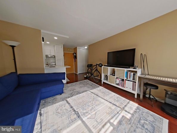 2101 Chestnut Street 1011, Philadelphia PA 19103