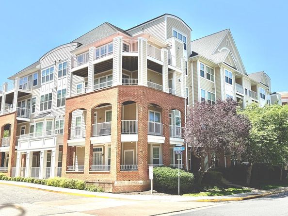 2700 Bellforest Court 108, Vienna VA 22180