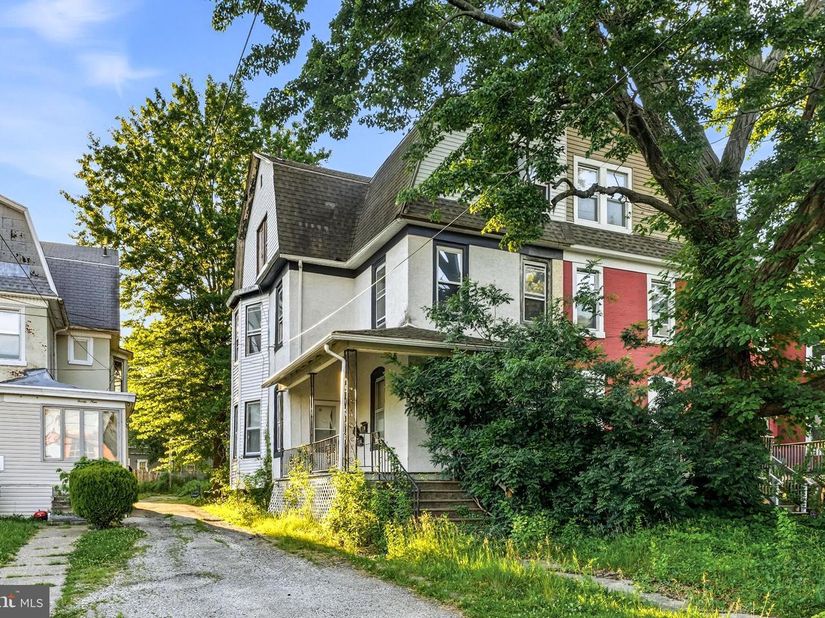 25 N Wycombe Avenue, Lansdowne PA 19050