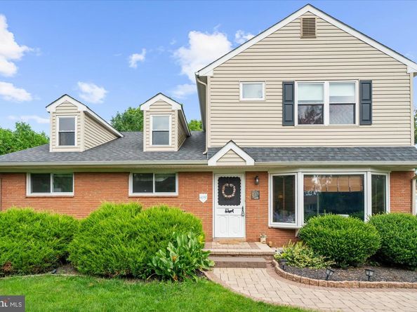 34 Butternut Drive, Hatboro PA 19040
