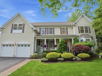 2780 Honeysuckle Lane