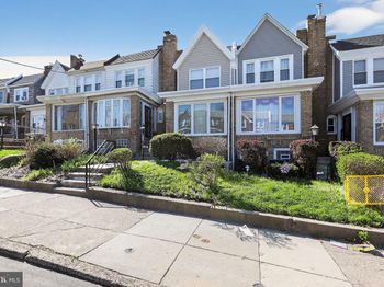 1916 W Nedro Avenue