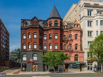 2525 Pennsylvania Avenue NW