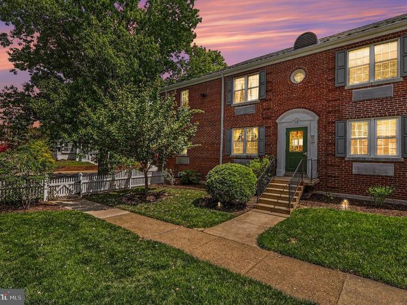 19 Auburn Court A, Alexandria VA 22305