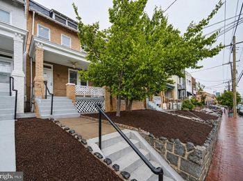 729 Kennedy Street NW