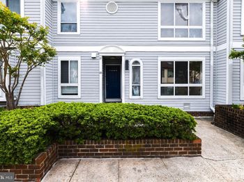 49 Hawthorne Court NE