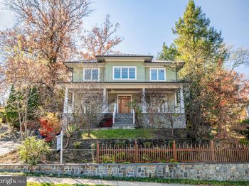 2136 Powhatan Street