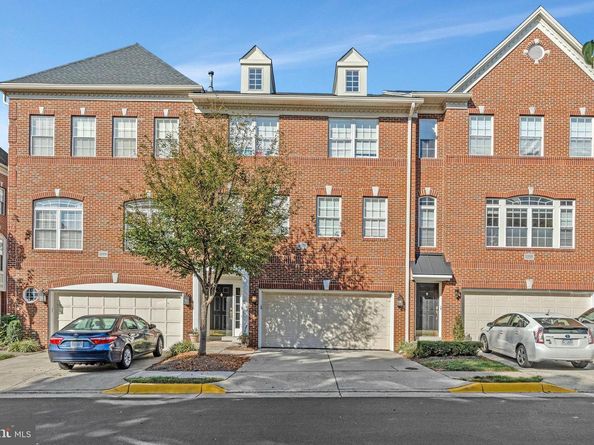 20377 Cottswold Terrace 73, Sterling VA 20165