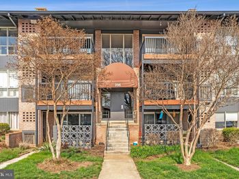 206 Park Terrace Court SE