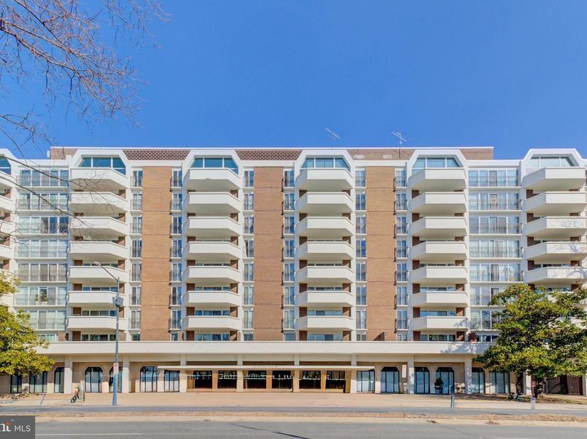 700 7TH Street SW 313, Washington DC 20024