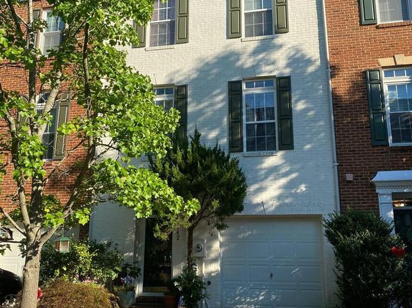 5042 Grimm Drive, Alexandria VA 22304