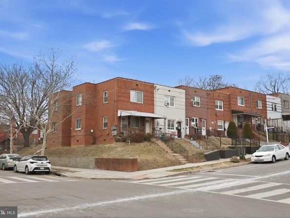 2200 15TH Street NE, Washington DC 20018