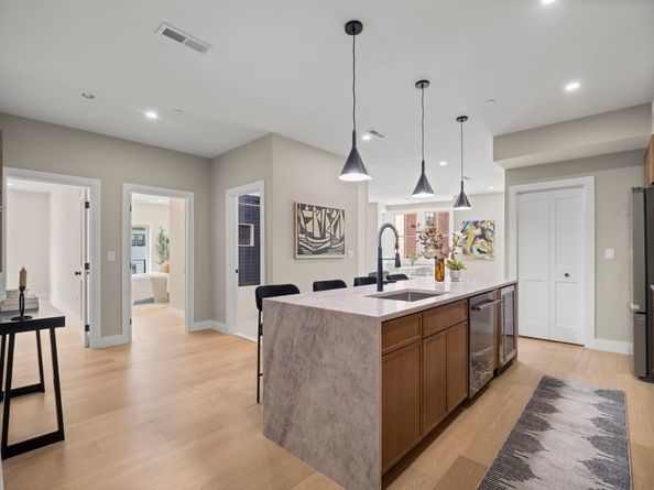 106-108 Bunker Hill St 2P, Boston MA 02129