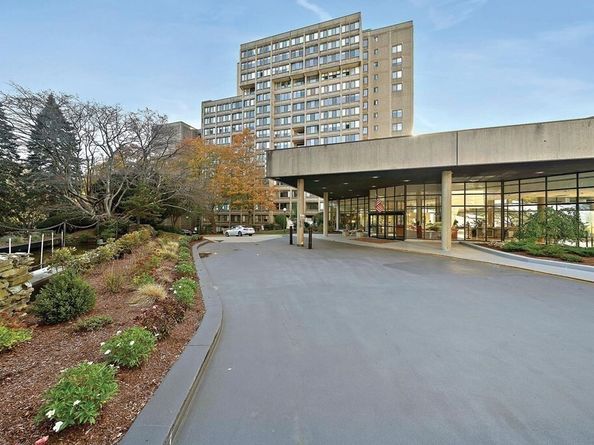 250 Hammond Pond Parkway 1604N, Newton MA 02467