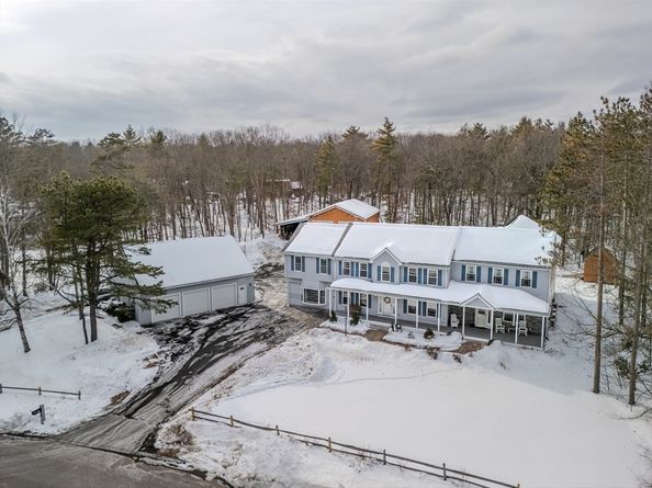 11 Longwood Dr, Lunenburg MA 01462