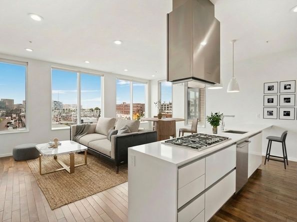 525 E 1st St 5, Boston MA 02127