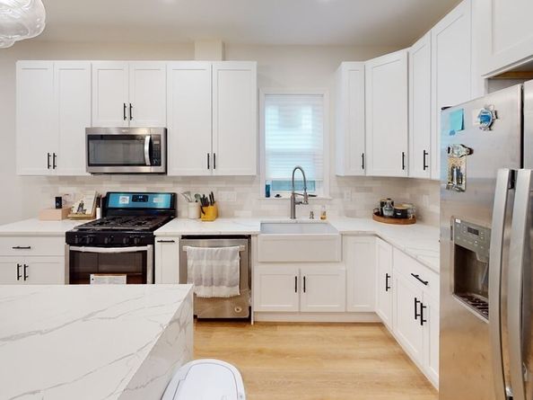 12 York St, Boston MA 02121