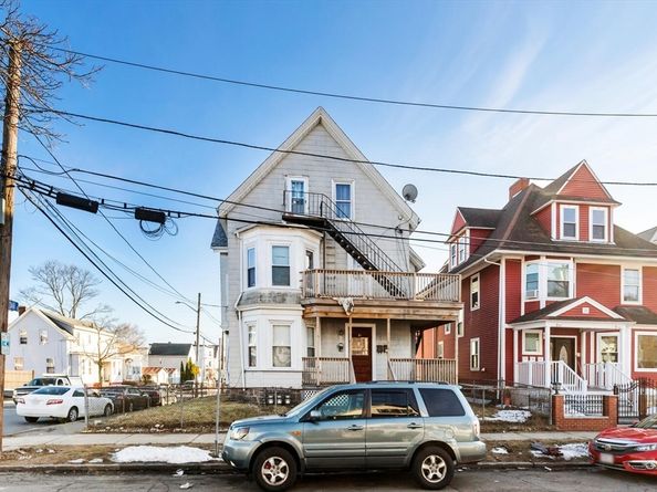 16 Salem St, Lynn MA 01905