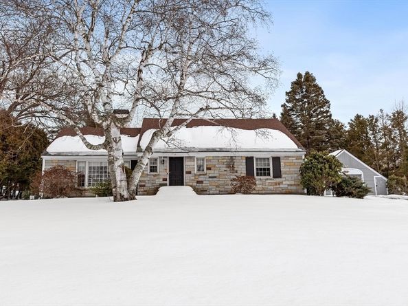 454 Wilson St, Clinton MA 01510