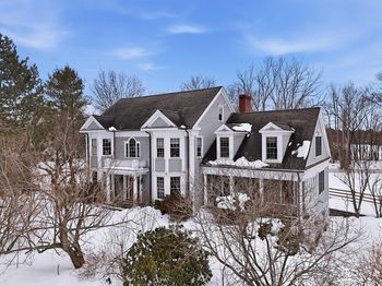 4 Knights Ct