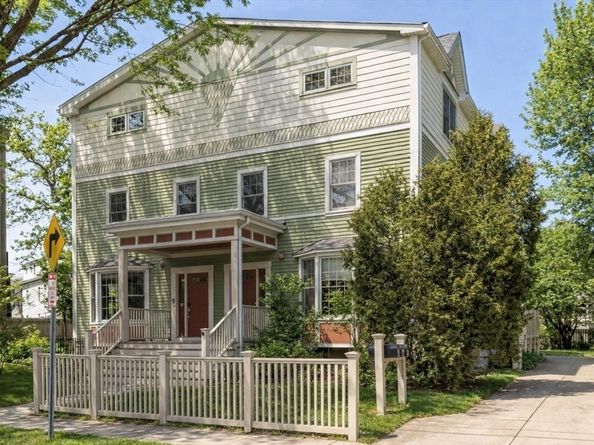 39 Oak St 39B, Somerville MA 02143