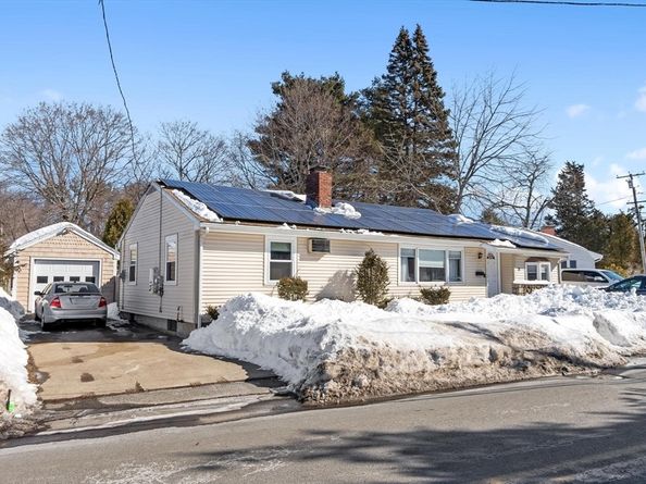 18 Dunham Rd, Beverly MA 01915