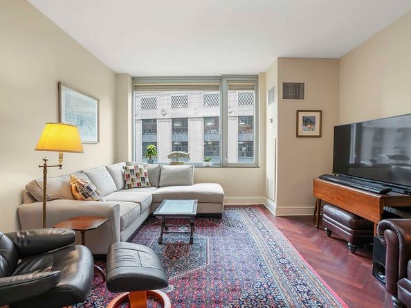 1 Charles St S 602, Boston MA 02116