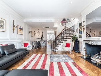 230 Commonwealth Ave