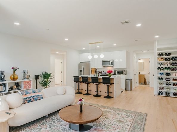 43 Withington St 7, Boston MA 02124