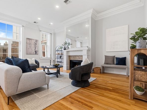 41-43 Phillips St 8, Boston MA 02114